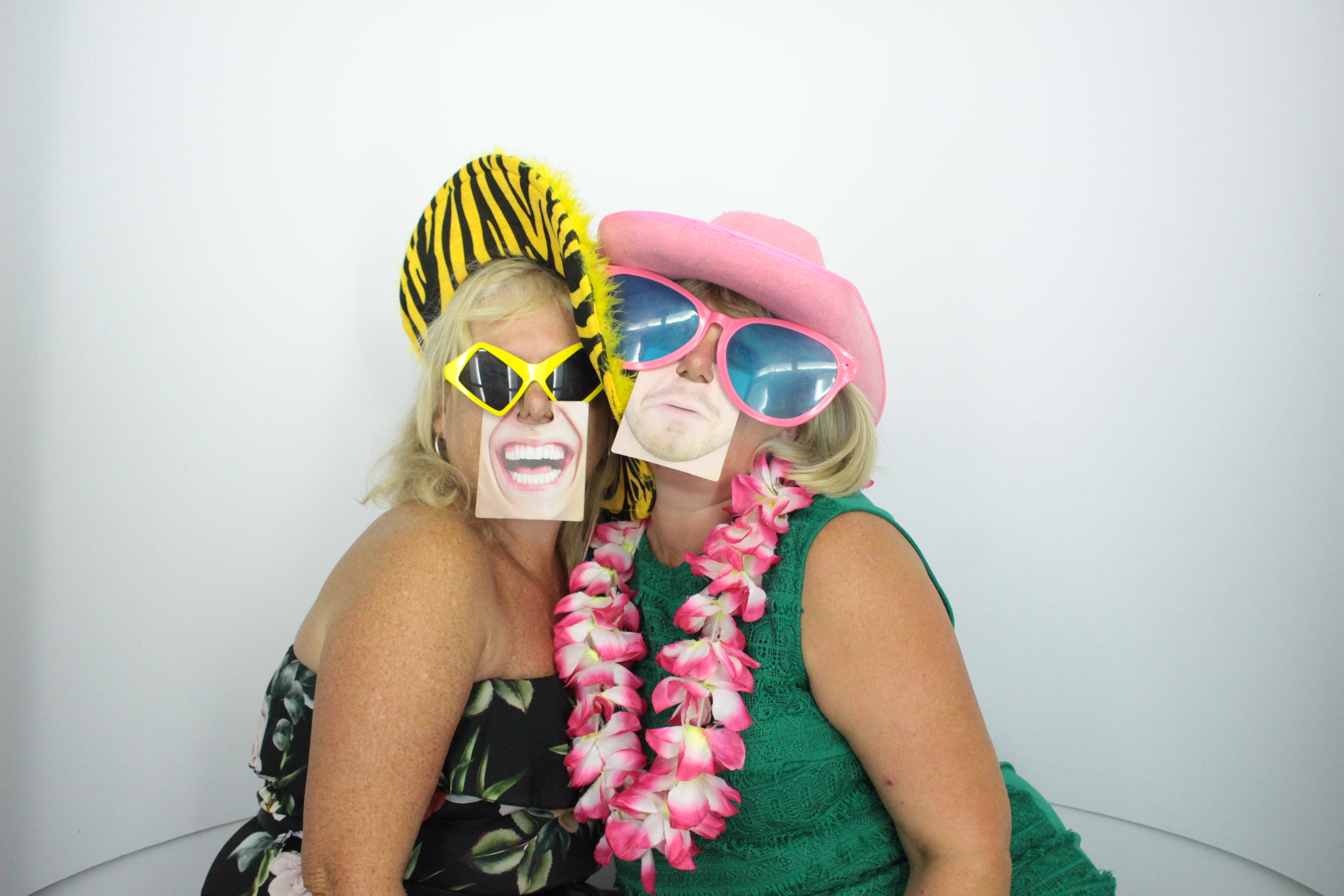 Martin & Colleen’s Joint 50th | View more photos from the event at gallery.myphotoboothexperience.co.uk/u/MyPhotoBoothExperienceLtd/Martin-Colleen’s-Joint-50th